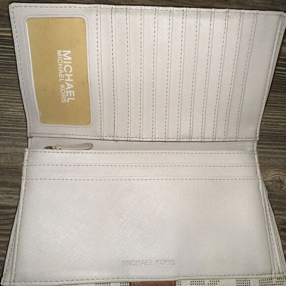 Michael Kors Beige & Tan Leather Tote Handbag and wallet set. Gold Hardware - Picture 13 of 15